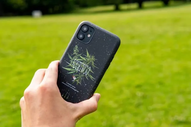 20 Best Phone Case Print-on-Demand Companies