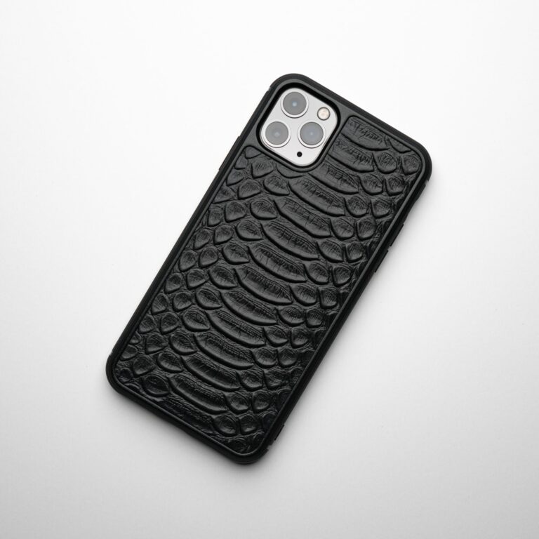 how are silicone phone cases manufactured